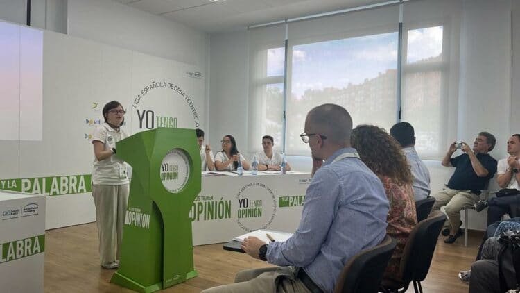 Participantes de Down Granada en la Liga de Debate "Yo tengo opinión"